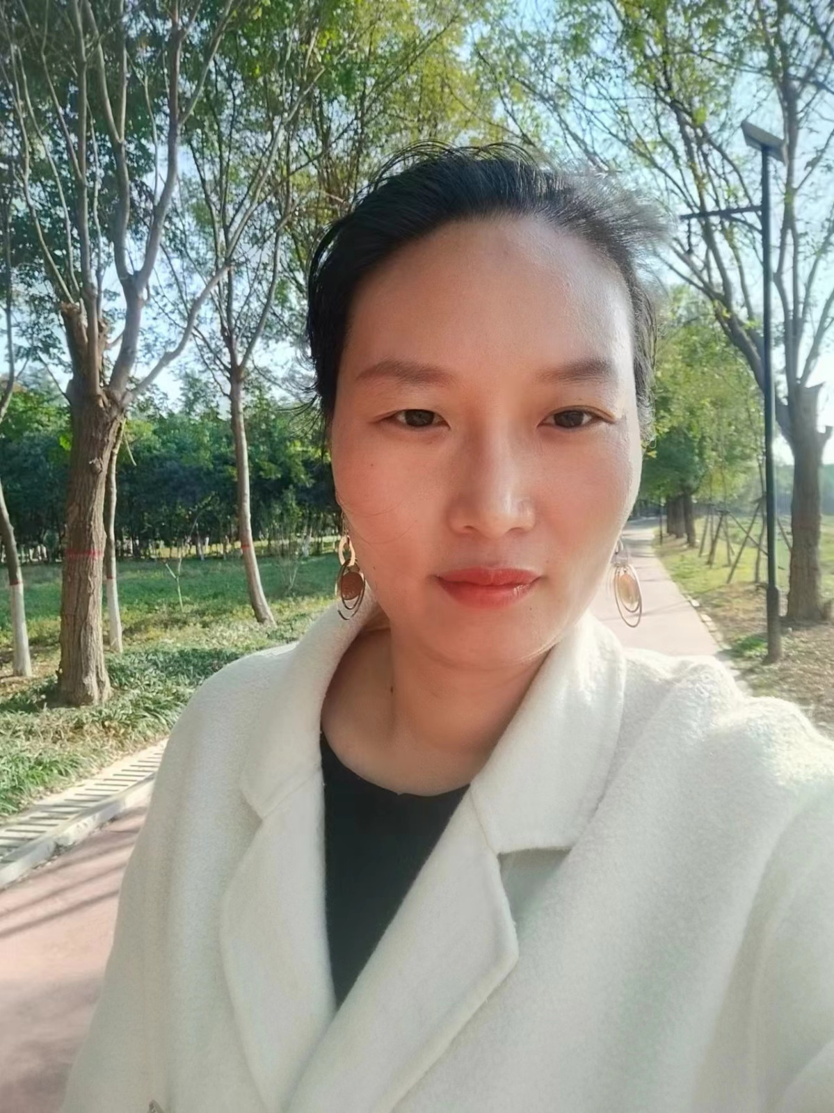 阿姨资料照片