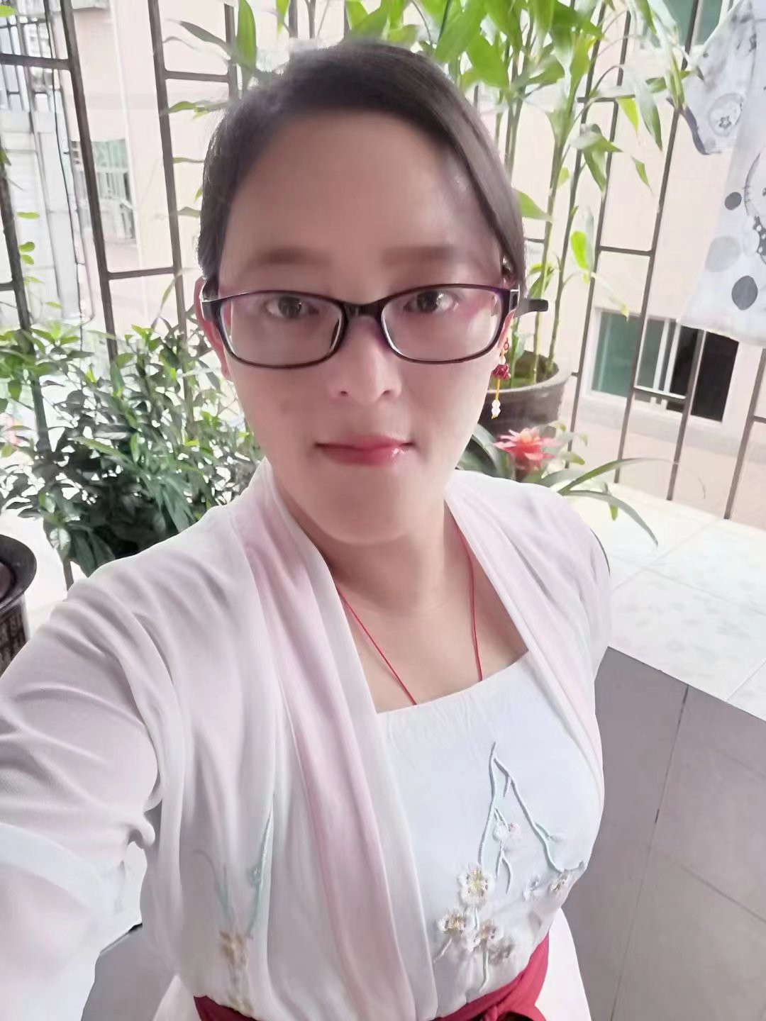 阿姨资料照片