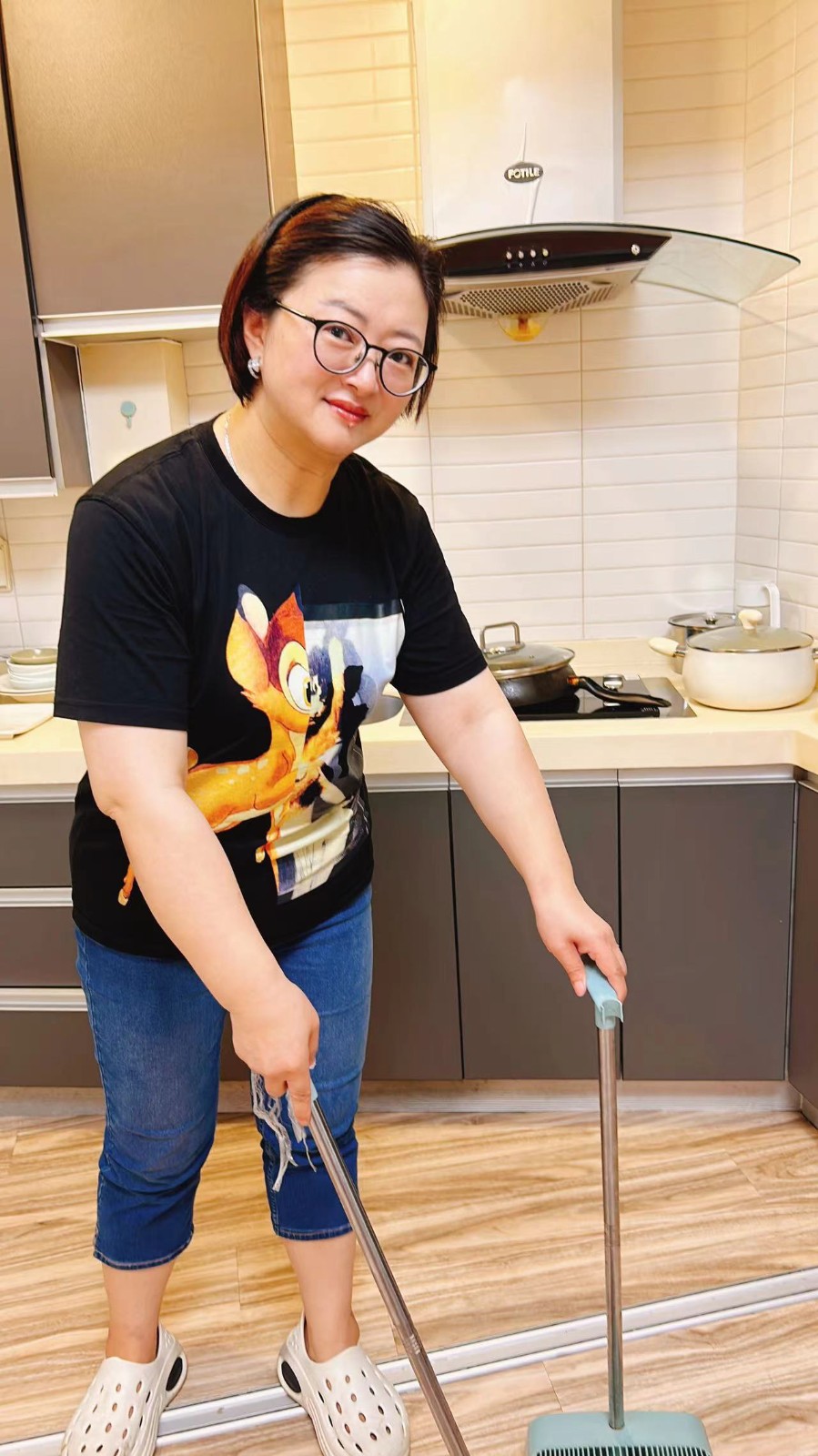 阿姨资料照片