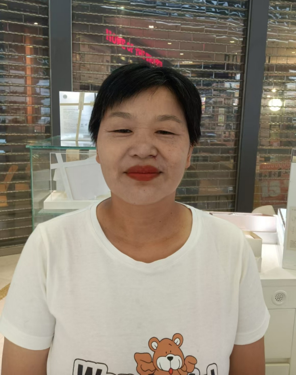 阿姨资料照片
