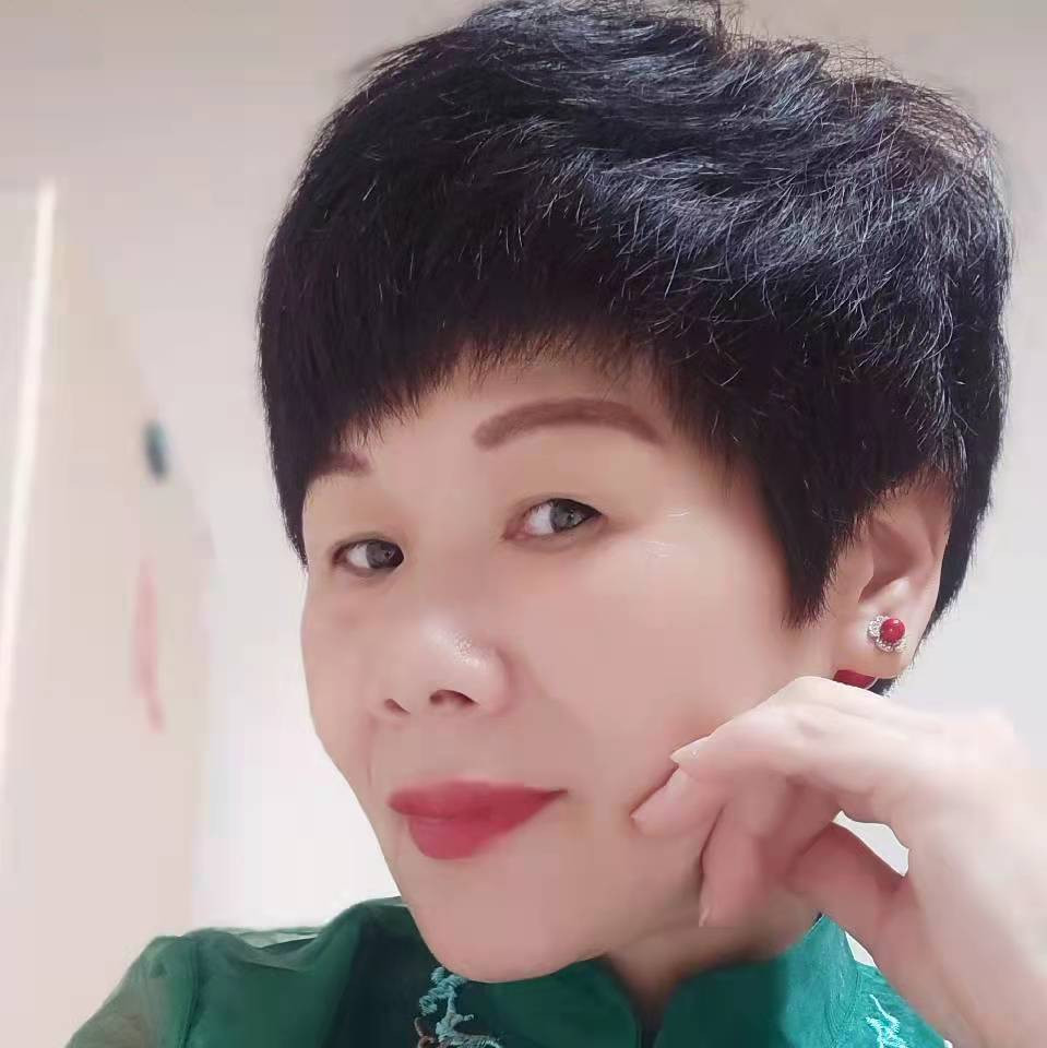 阿姨资料照片