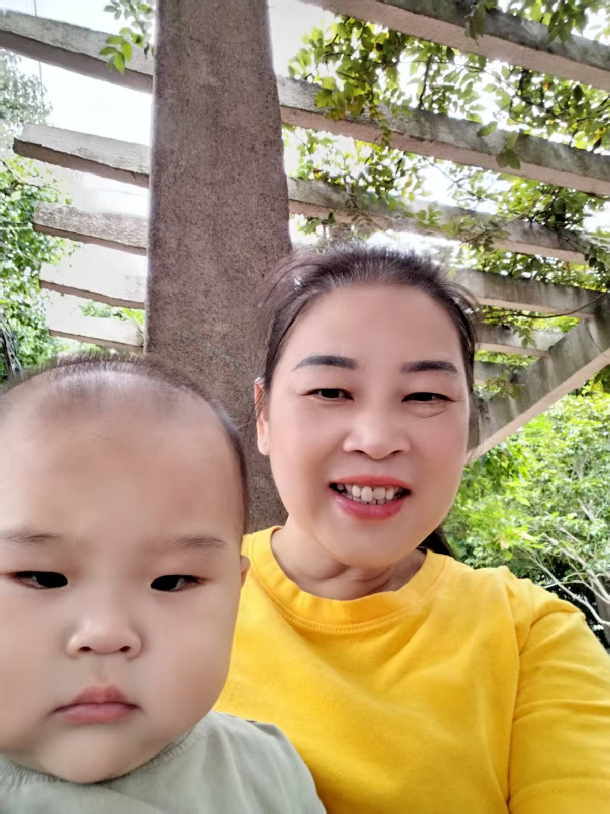 阿姨资料照片
