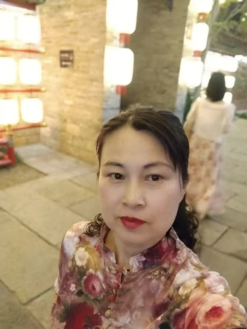 阿姨资料照片