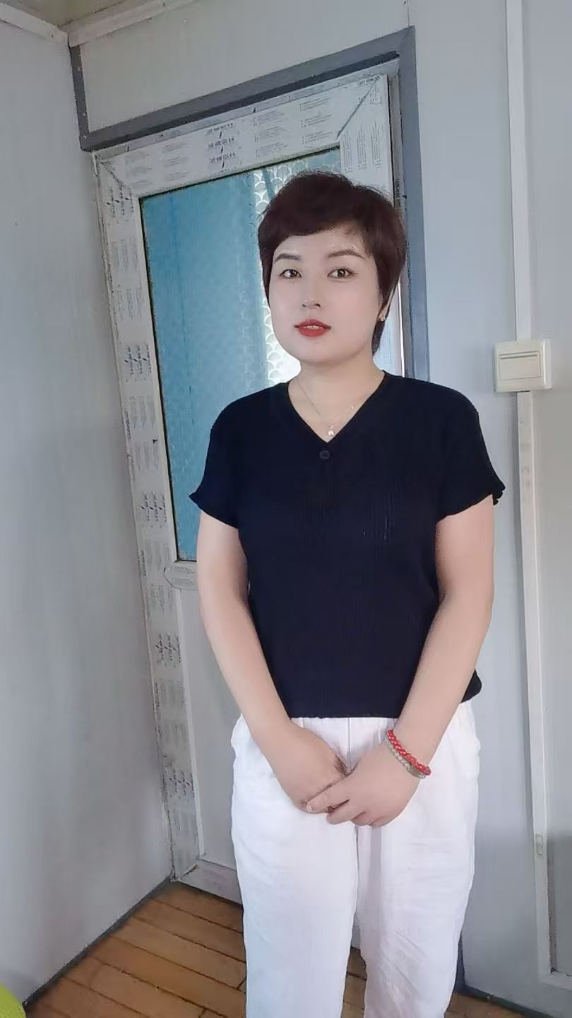 阿姨资料照片