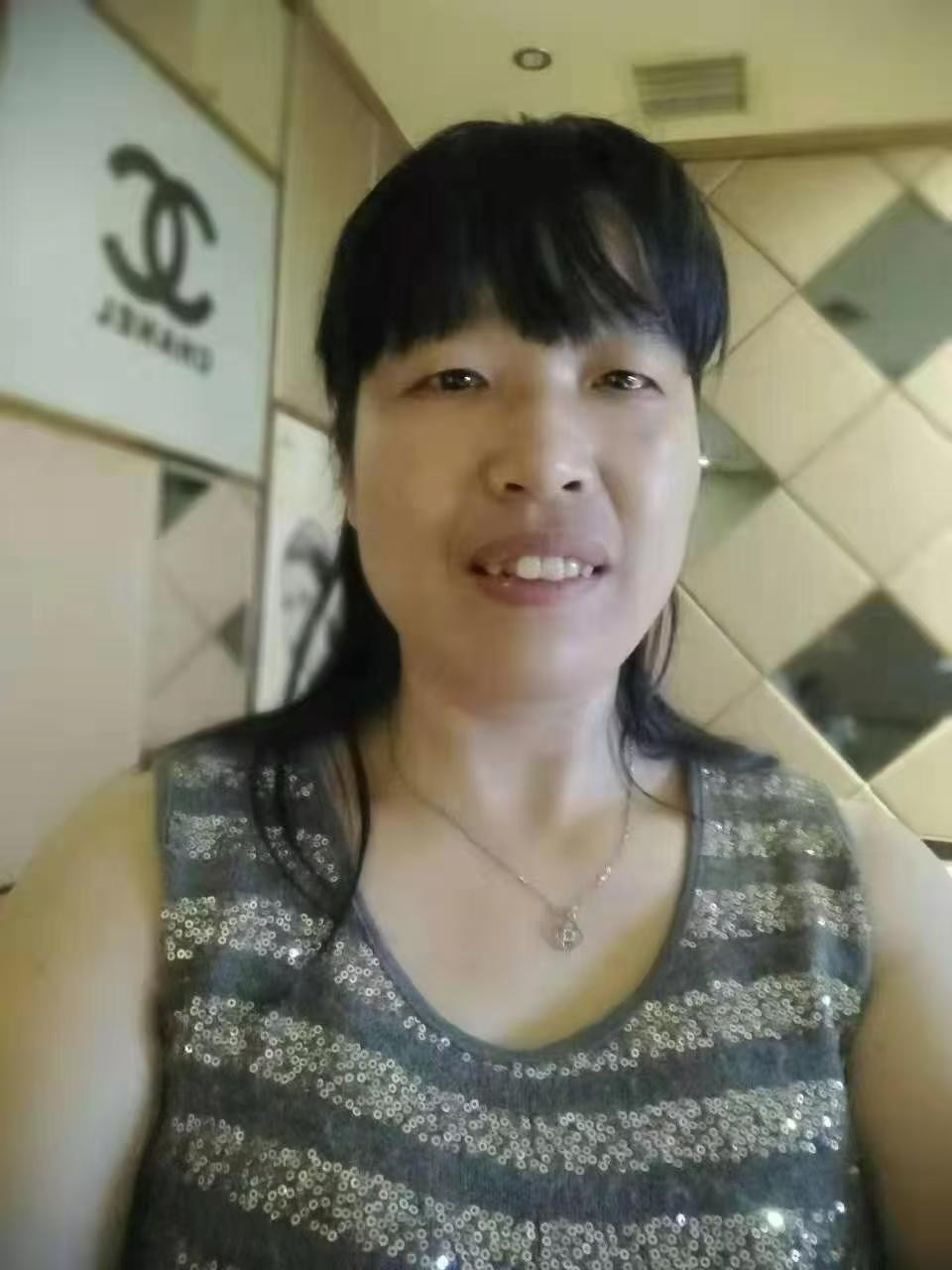 阿姨资料照片