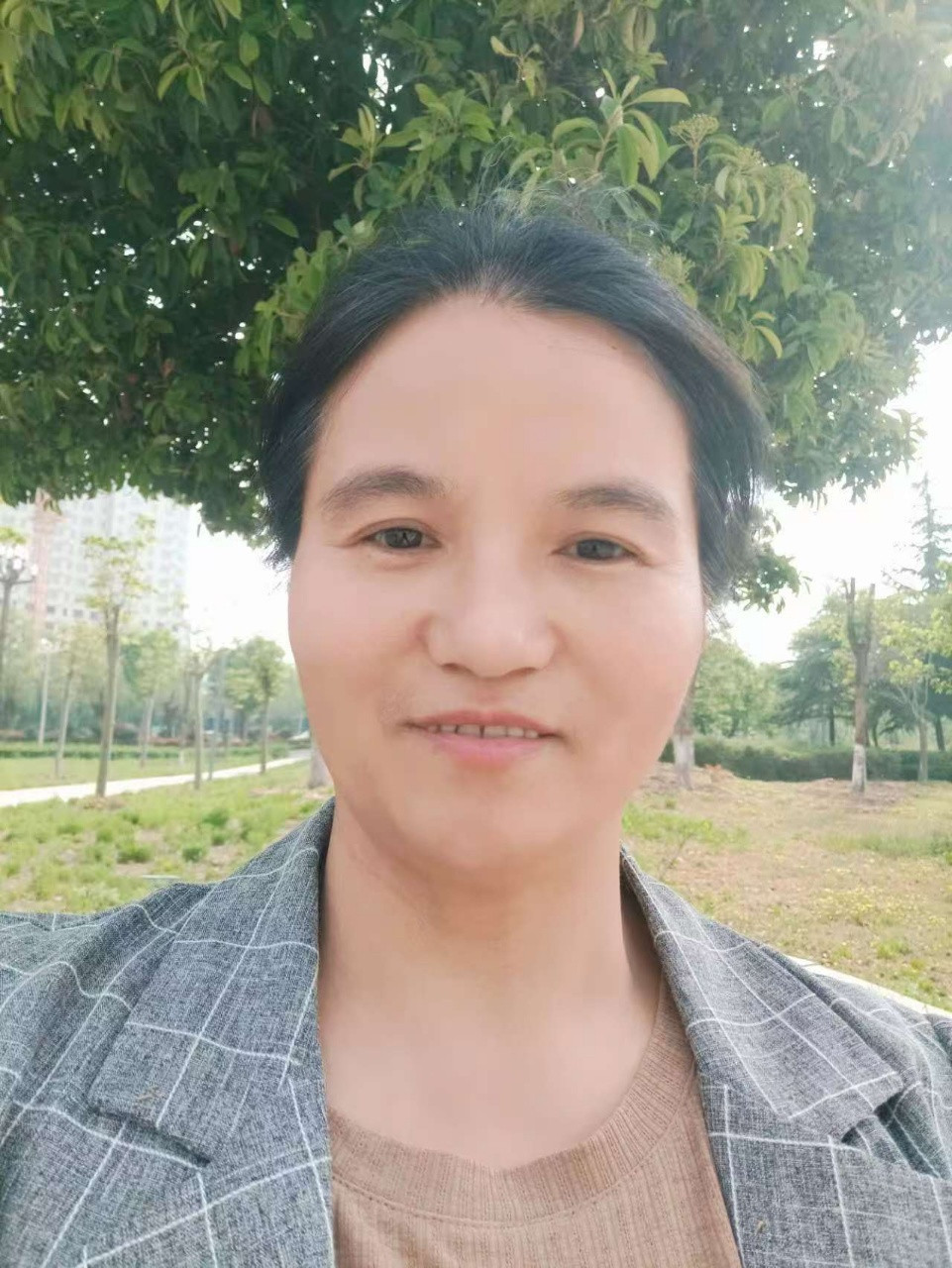 阿姨资料照片