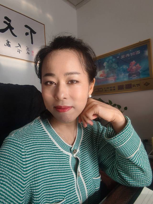 阿姨资料照片