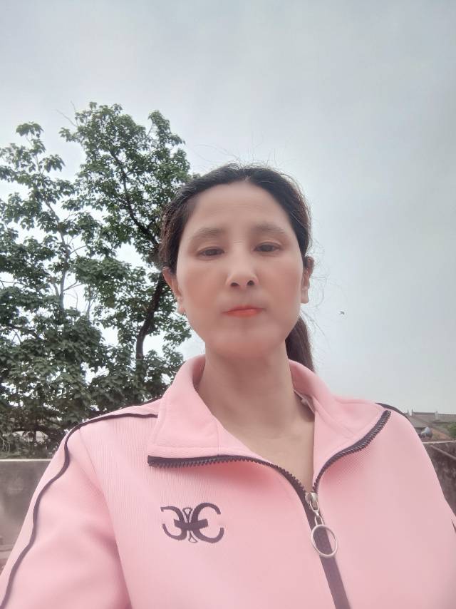 阿姨资料照片