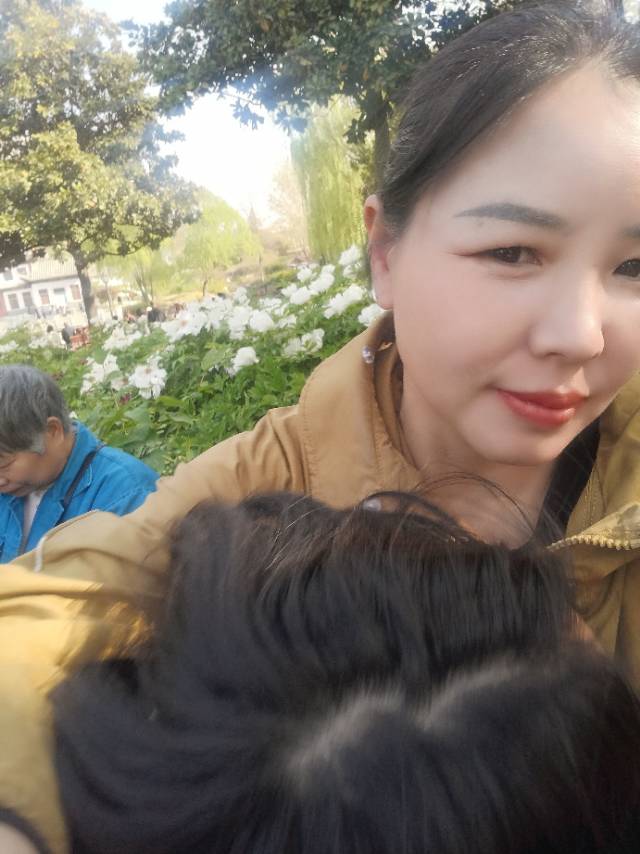 阿姨资料照片