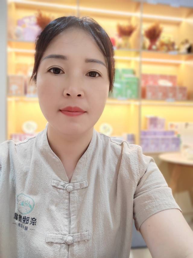 阿姨资料照片