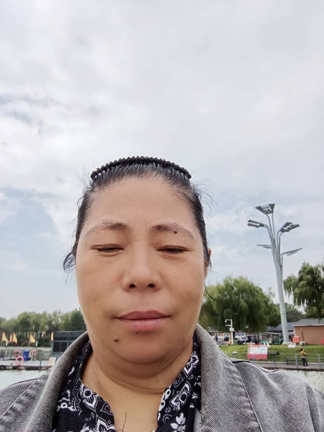 阿姨资料照片