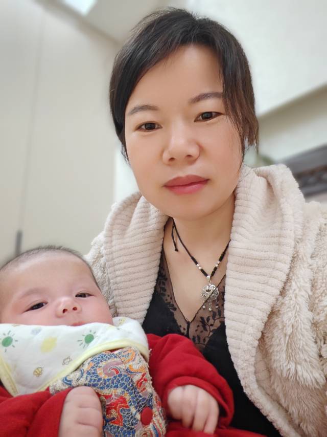阿姨资料照片