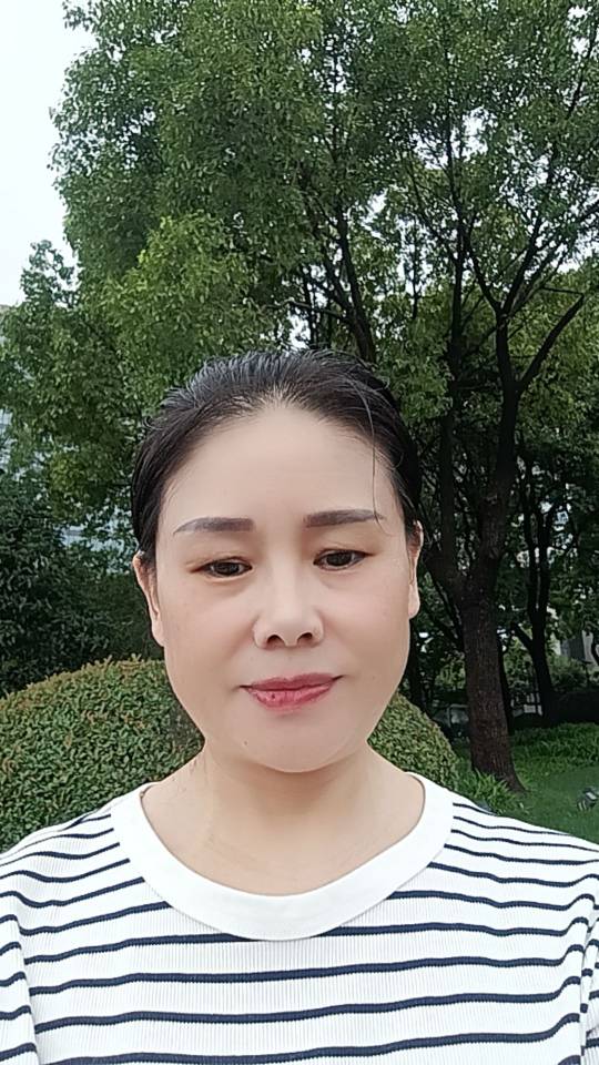 阿姨资料照片