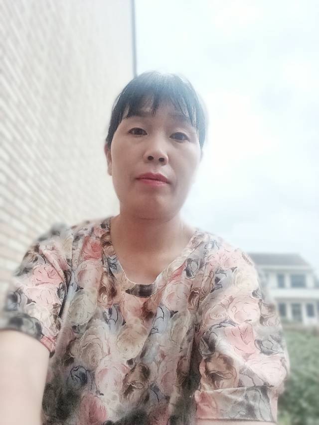 阿姨资料照片