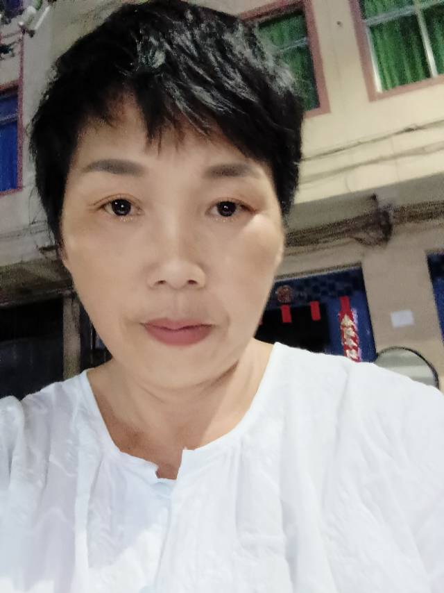 阿姨资料照片
