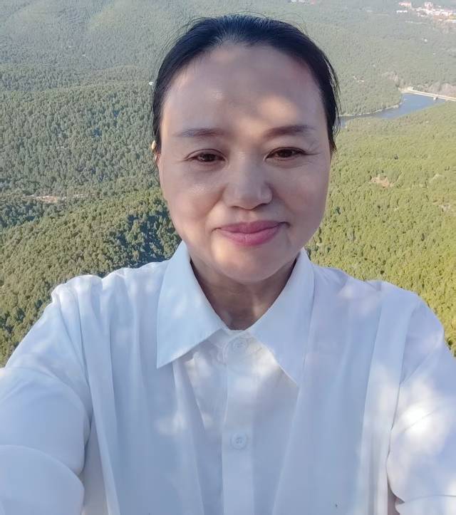阿姨资料照片