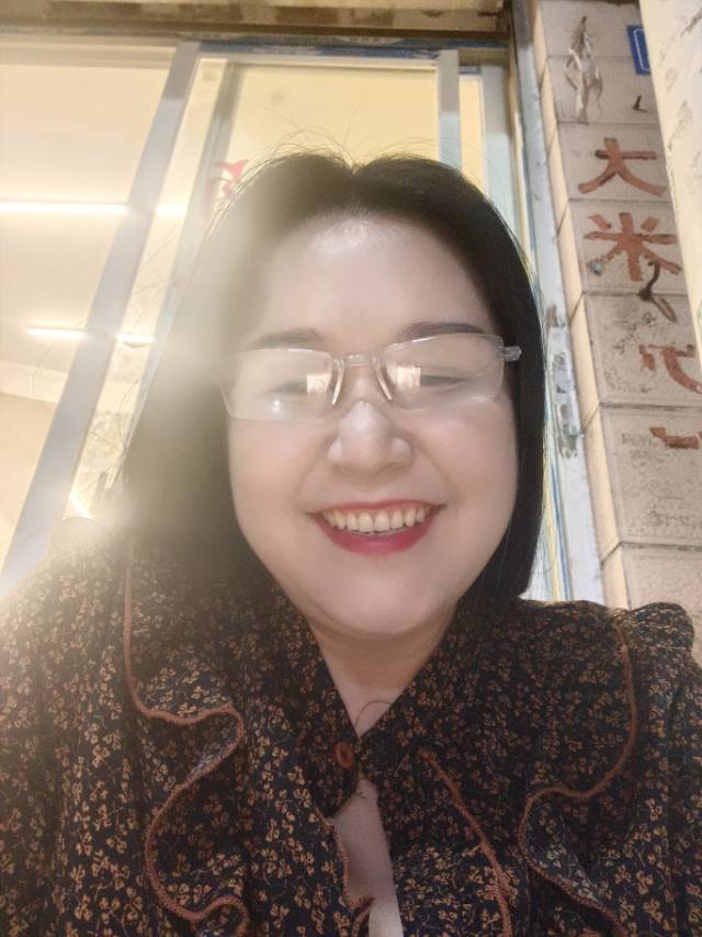 阿姨资料照片
