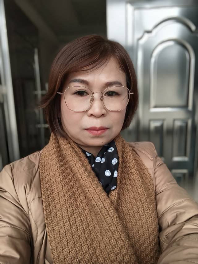 阿姨资料照片