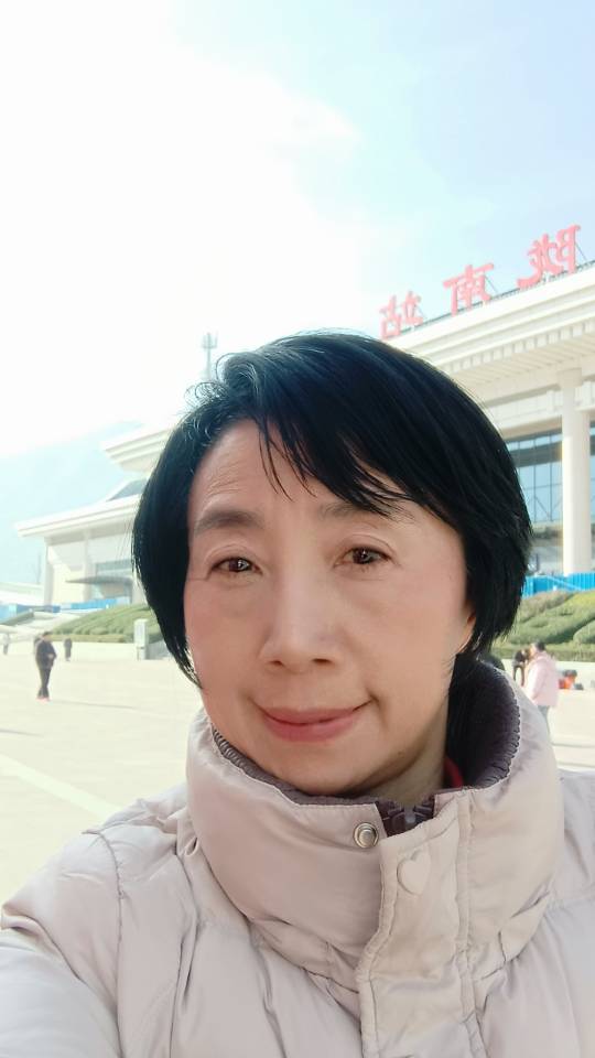 阿姨资料照片