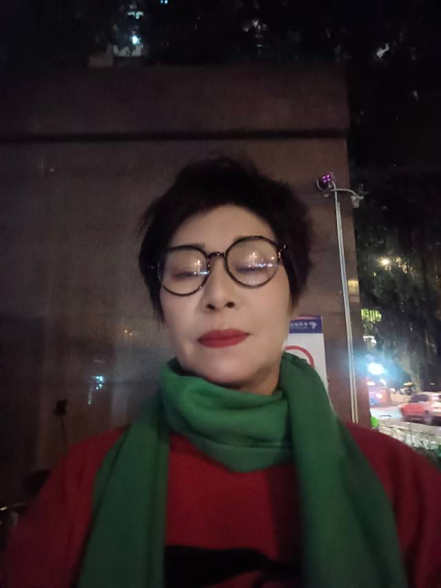 阿姨资料照片