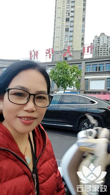 阿姨资料照片