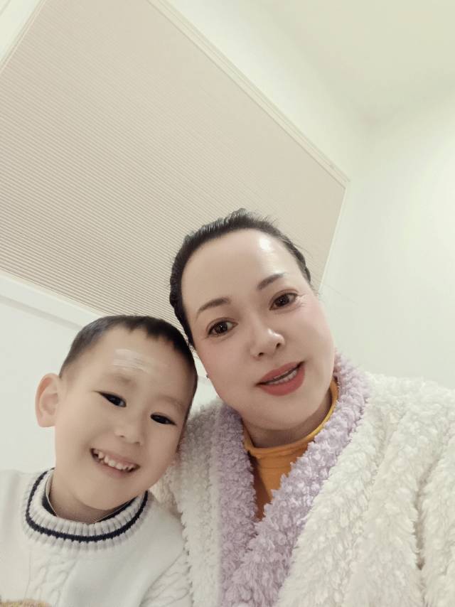 阿姨资料照片