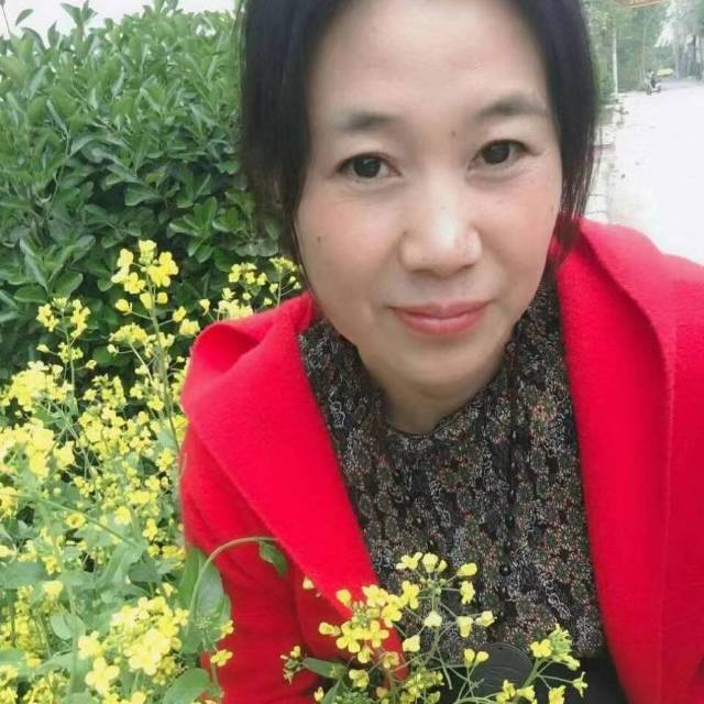 阿姨资料照片