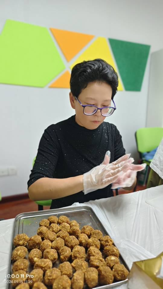 阿姨资料照片
