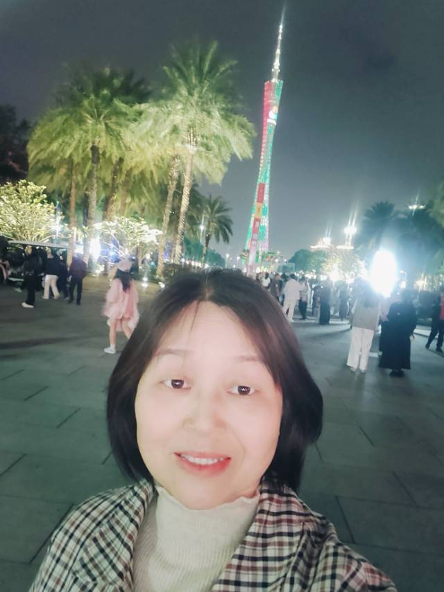 阿姨资料照片