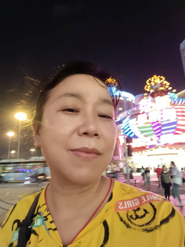 阿姨资料照片