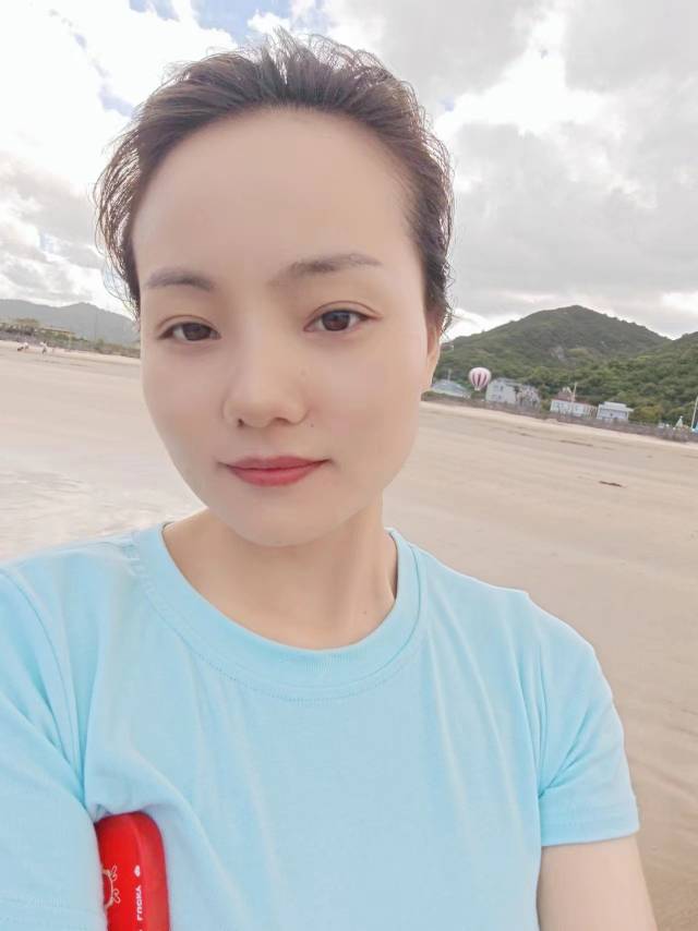 阿姨资料照片