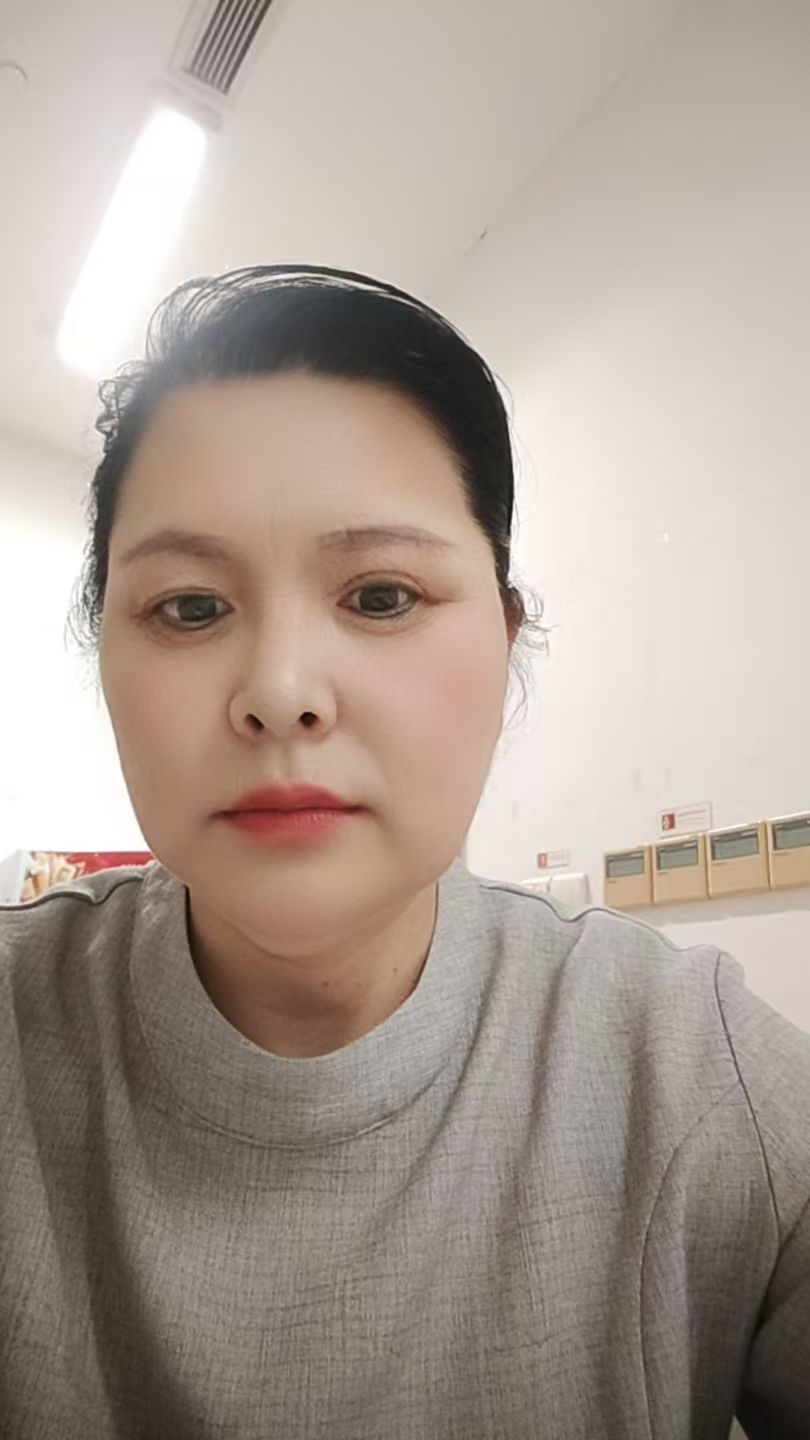 阿姨资料照片