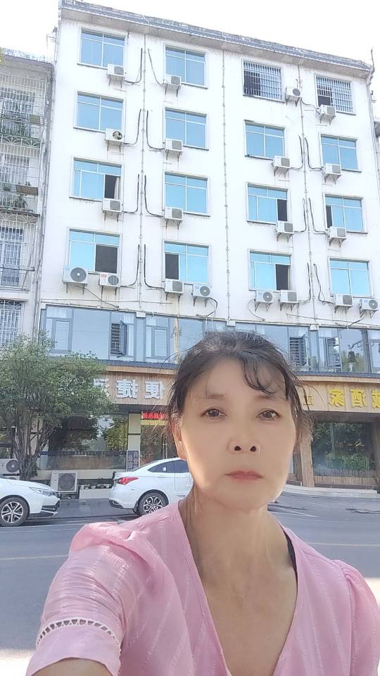 阿姨资料照片