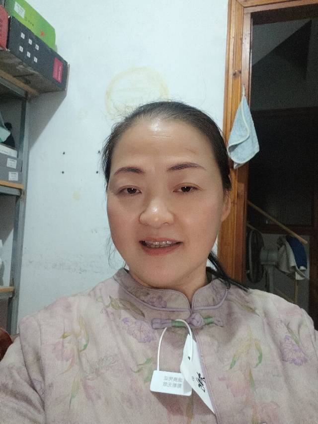 阿姨资料照片