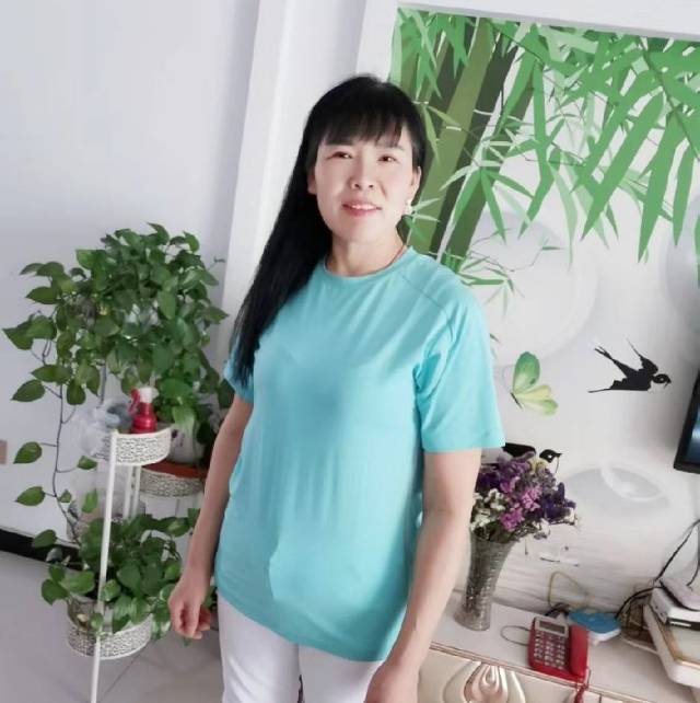 阿姨资料照片