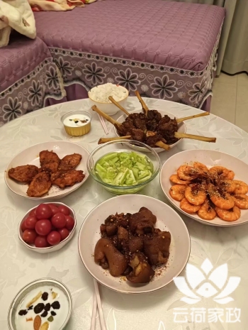 阿姨资料照片