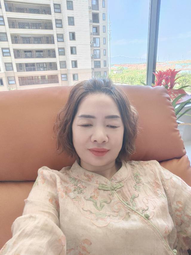 阿姨资料照片