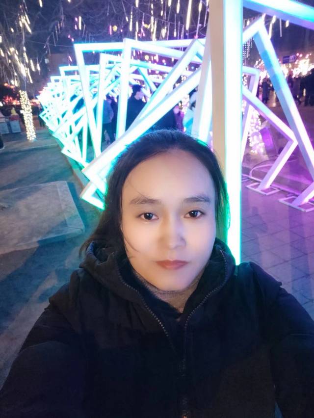 阿姨资料照片