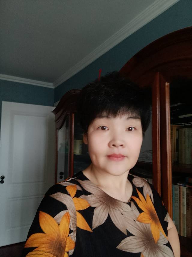 阿姨资料照片