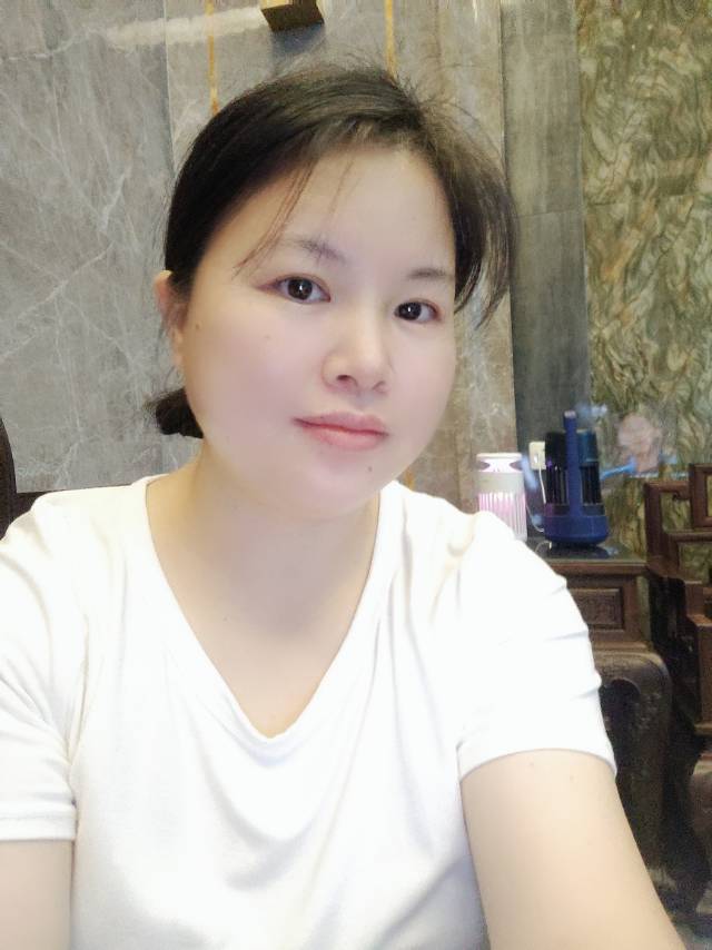 阿姨资料照片