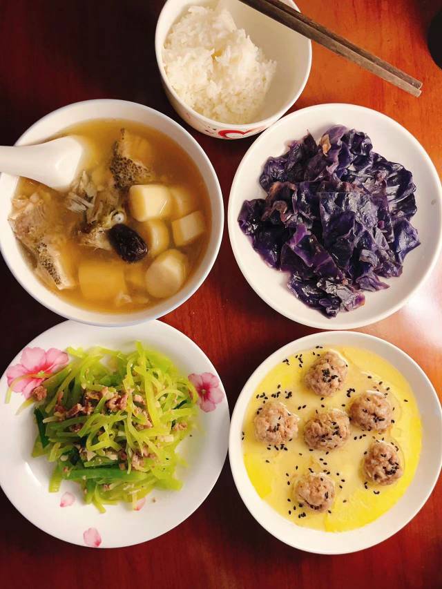 阿姨资料照片