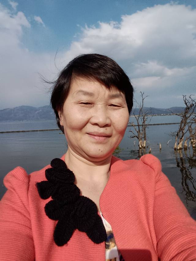 阿姨资料照片