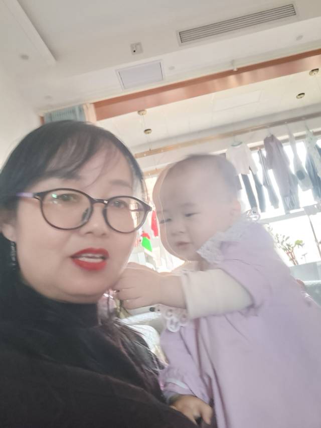 阿姨资料照片