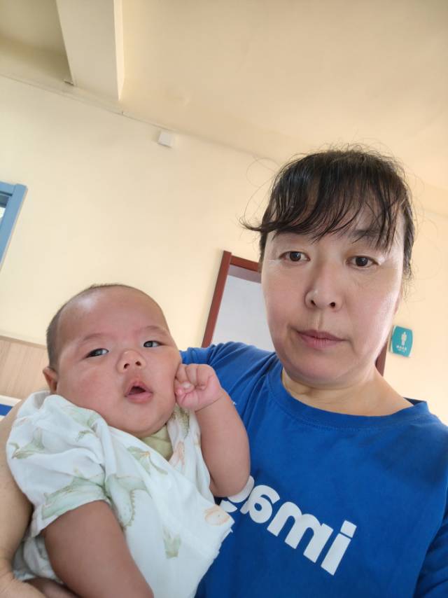 阿姨资料照片