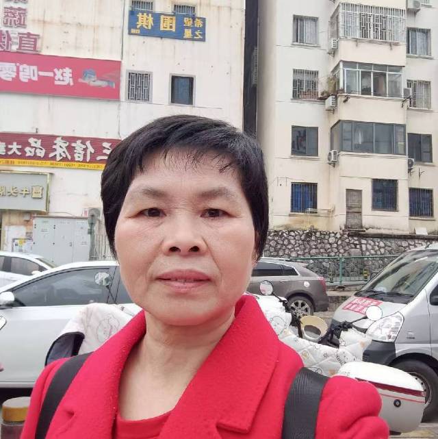 阿姨资料照片