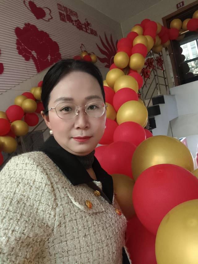 阿姨资料照片
