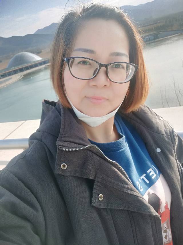 阿姨资料照片