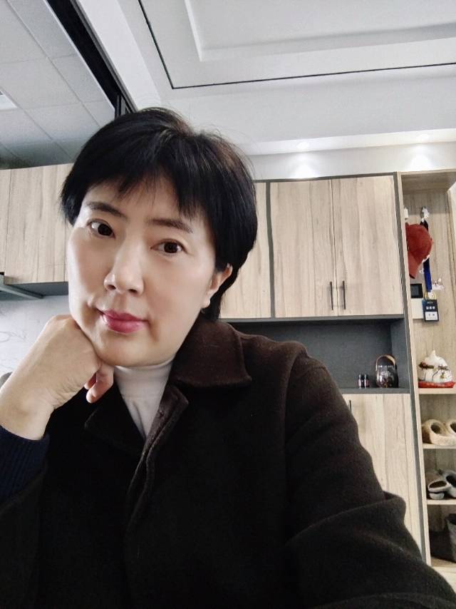 阿姨资料照片