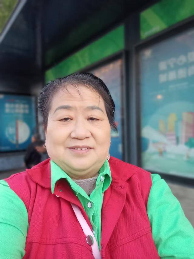 阿姨资料照片