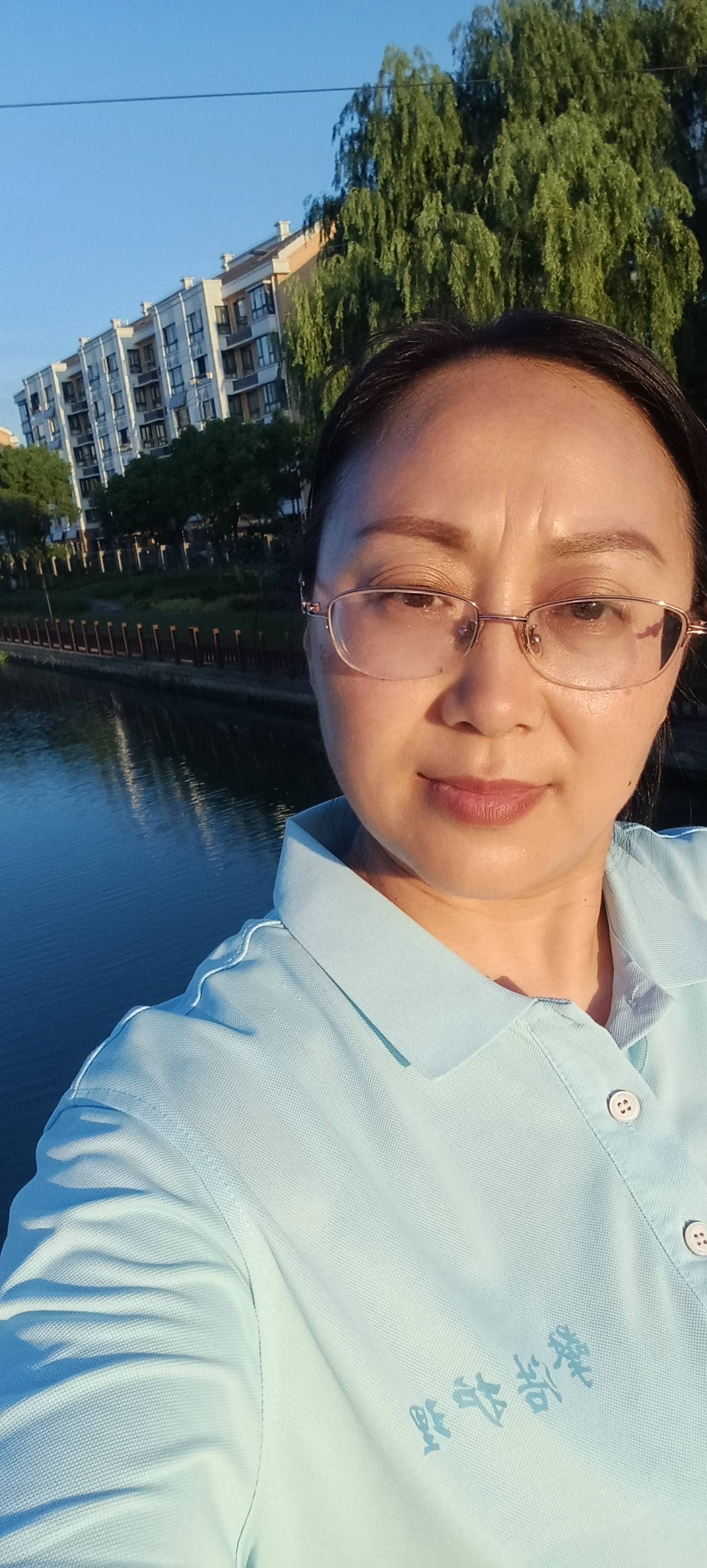 阿姨资料照片